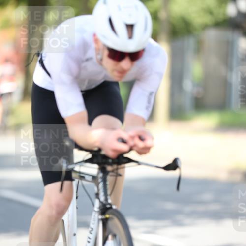 11.08.2024 - GEWOBA Citytriathlon Bremen H.Heesch http://msf.ph/oto/6798041 11.08.2024 11:53:29 Laufen  meine-sportfotos.de