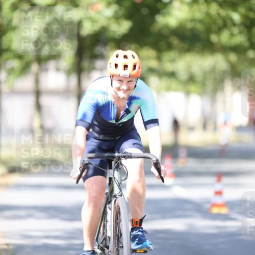 11.08.2024 - GEWOBA Citytriathlon Bremen H.Heesch http://msf.ph/oto/6798065 11.08.2024 11:53:32 Laufen  meine-sportfotos.de