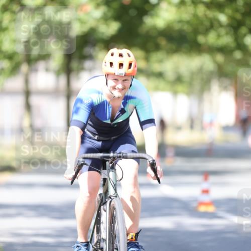 11.08.2024 - GEWOBA Citytriathlon Bremen H.Heesch http://msf.ph/oto/6798067 11.08.2024 11:53:32 Laufen  meine-sportfotos.de