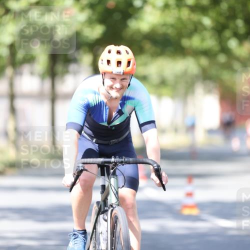 11.08.2024 - GEWOBA Citytriathlon Bremen H.Heesch http://msf.ph/oto/6798071 11.08.2024 11:53:32 Laufen  meine-sportfotos.de