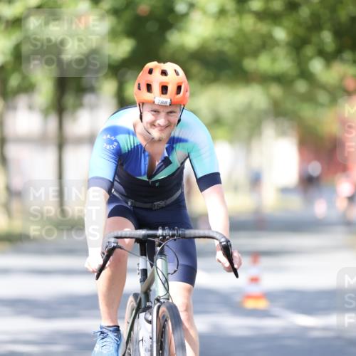 11.08.2024 - GEWOBA Citytriathlon Bremen H.Heesch http://msf.ph/oto/6798073 11.08.2024 11:53:32 Laufen  meine-sportfotos.de