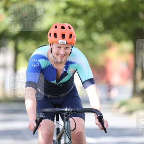 11.08.2024 - GEWOBA Citytriathlon Bremen H.Heesch http://msf.ph/oto/6798082 11.08.2024 11:53:32 Laufen  meine-sportfotos.de