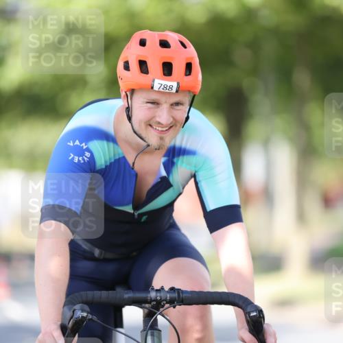 11.08.2024 - GEWOBA Citytriathlon Bremen H.Heesch http://msf.ph/oto/6798090 11.08.2024 11:53:33 Laufen  meine-sportfotos.de