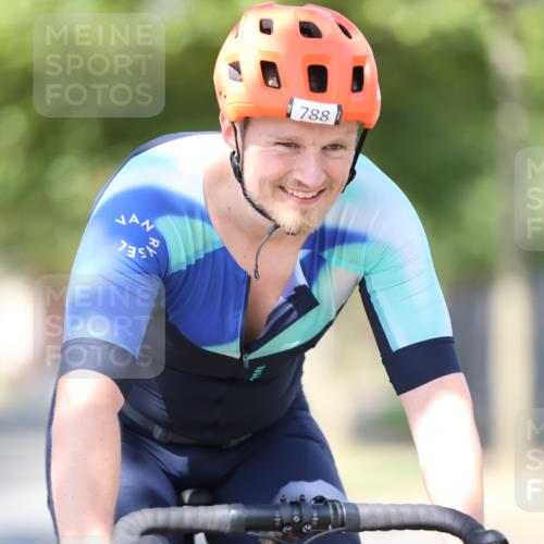 11.08.2024 - GEWOBA Citytriathlon Bremen H.Heesch http://msf.ph/oto/6798096 11.08.2024 11:53:33 Laufen  meine-sportfotos.de
