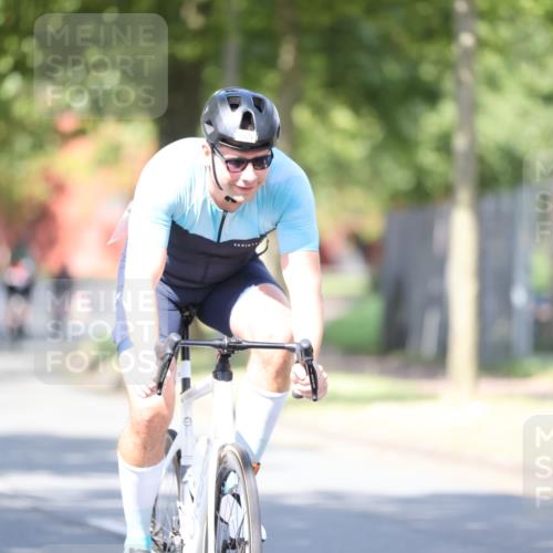 11.08.2024 - GEWOBA Citytriathlon Bremen H.Heesch http://msf.ph/oto/6798116 11.08.2024 11:53:41 Laufen  meine-sportfotos.de