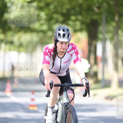 11.08.2024 - GEWOBA Citytriathlon Bremen H.Heesch http://msf.ph/oto/6798170 11.08.2024 11:54:00 Laufen  meine-sportfotos.de