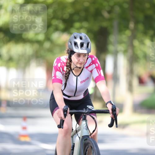 11.08.2024 - GEWOBA Citytriathlon Bremen H.Heesch http://msf.ph/oto/6798174 11.08.2024 11:54:00 Laufen  meine-sportfotos.de