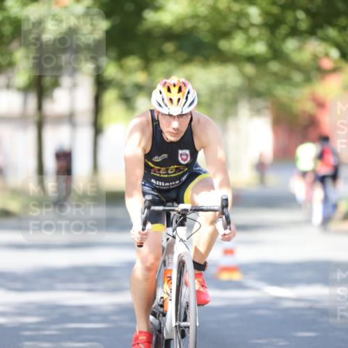 11.08.2024 - GEWOBA Citytriathlon Bremen H.Heesch http://msf.ph/oto/6798203 11.08.2024 11:54:03 Laufen  meine-sportfotos.de