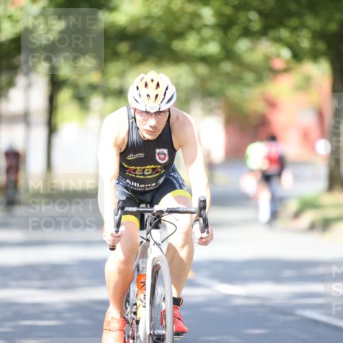 11.08.2024 - GEWOBA Citytriathlon Bremen H.Heesch http://msf.ph/oto/6798207 11.08.2024 11:54:03 Laufen  meine-sportfotos.de