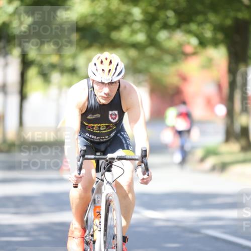 11.08.2024 - GEWOBA Citytriathlon Bremen H.Heesch http://msf.ph/oto/6798209 11.08.2024 11:54:03 Laufen  meine-sportfotos.de