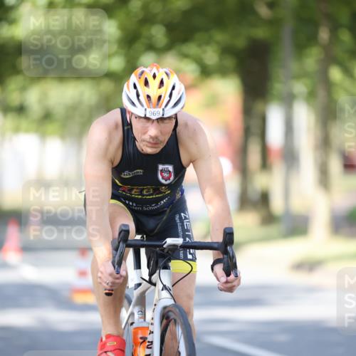 11.08.2024 - GEWOBA Citytriathlon Bremen H.Heesch http://msf.ph/oto/6798219 11.08.2024 11:54:03 Laufen  meine-sportfotos.de