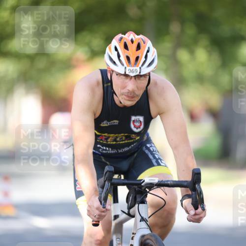 11.08.2024 - GEWOBA Citytriathlon Bremen H.Heesch http://msf.ph/oto/6798227 11.08.2024 11:54:04 Laufen  meine-sportfotos.de