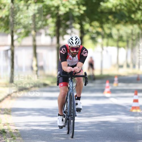 11.08.2024 - GEWOBA Citytriathlon Bremen H.Heesch http://msf.ph/oto/6798247 11.08.2024 11:54:07 Laufen  meine-sportfotos.de