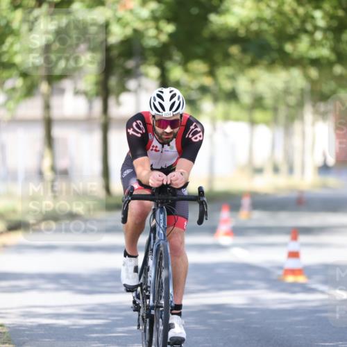 11.08.2024 - GEWOBA Citytriathlon Bremen H.Heesch http://msf.ph/oto/6798255 11.08.2024 11:54:07 Laufen  meine-sportfotos.de