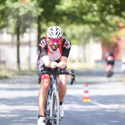 11.08.2024 - GEWOBA Citytriathlon Bremen H.Heesch http://msf.ph/oto/6798265 11.08.2024 11:54:08 Laufen  meine-sportfotos.de
