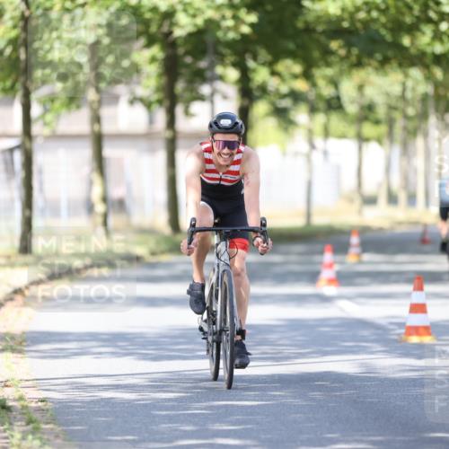 11.08.2024 - GEWOBA Citytriathlon Bremen H.Heesch http://msf.ph/oto/6798283 11.08.2024 11:54:12 Laufen  meine-sportfotos.de