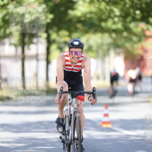 11.08.2024 - GEWOBA Citytriathlon Bremen H.Heesch http://msf.ph/oto/6798291 11.08.2024 11:54:12 Laufen  meine-sportfotos.de
