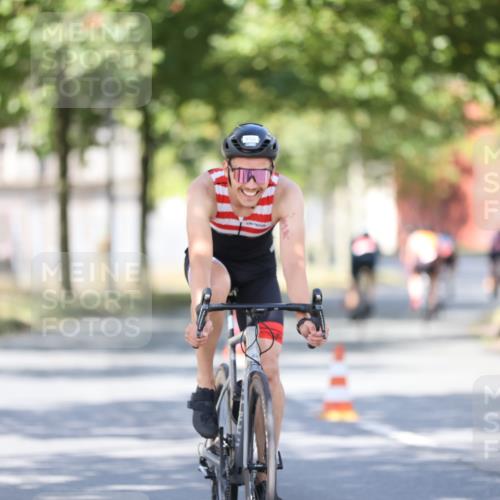11.08.2024 - GEWOBA Citytriathlon Bremen H.Heesch http://msf.ph/oto/6798293 11.08.2024 11:54:12 Laufen  meine-sportfotos.de