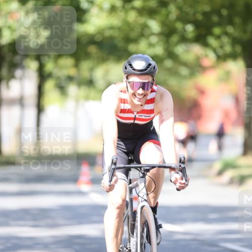 11.08.2024 - GEWOBA Citytriathlon Bremen H.Heesch http://msf.ph/oto/6798304 11.08.2024 11:54:12 Laufen  meine-sportfotos.de