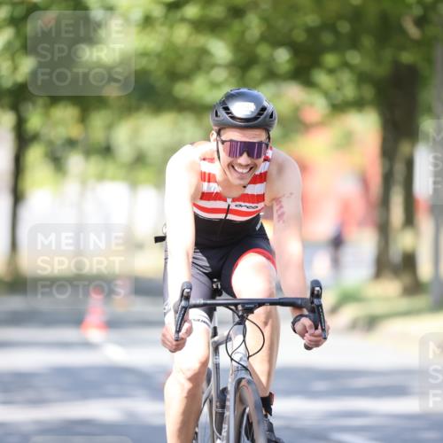 11.08.2024 - GEWOBA Citytriathlon Bremen H.Heesch http://msf.ph/oto/6798307 11.08.2024 11:54:12 Laufen  meine-sportfotos.de