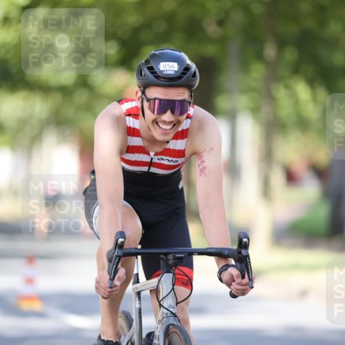 11.08.2024 - GEWOBA Citytriathlon Bremen H.Heesch http://msf.ph/oto/6798316 11.08.2024 11:54:13 Laufen  meine-sportfotos.de