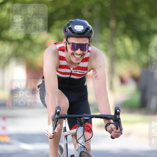 11.08.2024 - GEWOBA Citytriathlon Bremen H.Heesch http://msf.ph/oto/6798318 11.08.2024 11:54:13 Laufen  meine-sportfotos.de