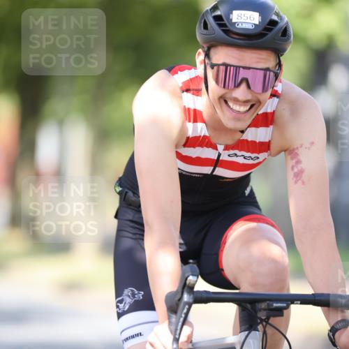 11.08.2024 - GEWOBA Citytriathlon Bremen H.Heesch http://msf.ph/oto/6798328 11.08.2024 11:54:13 Laufen  meine-sportfotos.de