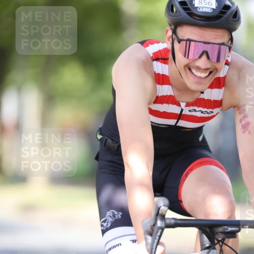 11.08.2024 - GEWOBA Citytriathlon Bremen H.Heesch http://msf.ph/oto/6798330 11.08.2024 11:54:13 Laufen  meine-sportfotos.de