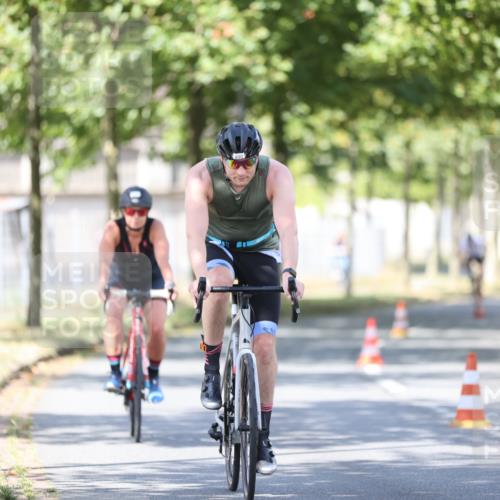 11.08.2024 - GEWOBA Citytriathlon Bremen H.Heesch http://msf.ph/oto/6798332 11.08.2024 11:54:25 Laufen  meine-sportfotos.de