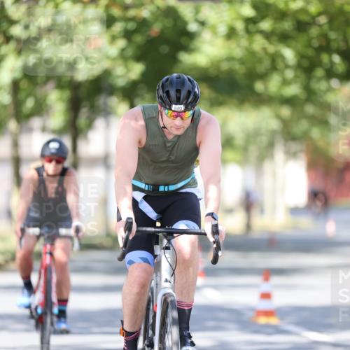 11.08.2024 - GEWOBA Citytriathlon Bremen H.Heesch http://msf.ph/oto/6798352 11.08.2024 11:54:25 Laufen  meine-sportfotos.de