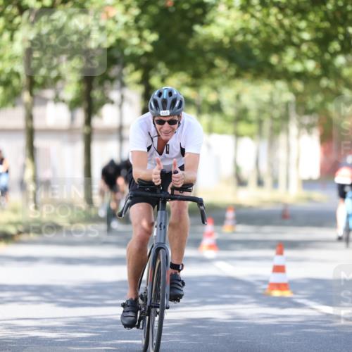 11.08.2024 - GEWOBA Citytriathlon Bremen H.Heesch http://msf.ph/oto/6798400 11.08.2024 11:54:33 Laufen  meine-sportfotos.de