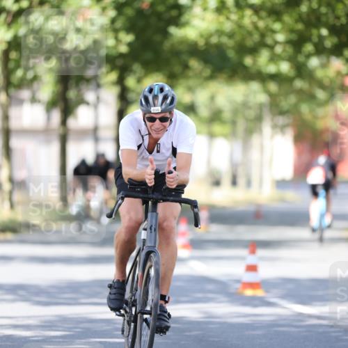 11.08.2024 - GEWOBA Citytriathlon Bremen H.Heesch http://msf.ph/oto/6798405 11.08.2024 11:54:33 Laufen  meine-sportfotos.de