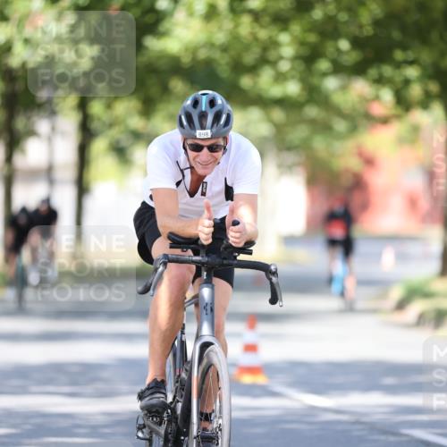 11.08.2024 - GEWOBA Citytriathlon Bremen H.Heesch http://msf.ph/oto/6798415 11.08.2024 11:54:34 Laufen  meine-sportfotos.de