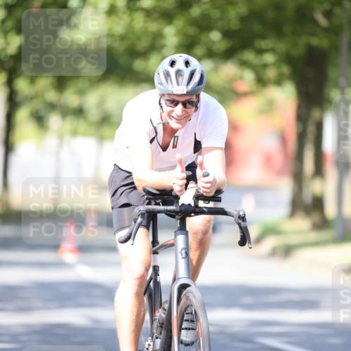 11.08.2024 - GEWOBA Citytriathlon Bremen H.Heesch http://msf.ph/oto/6798423 11.08.2024 11:54:34 Laufen  meine-sportfotos.de