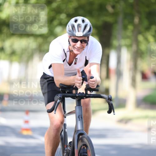 11.08.2024 - GEWOBA Citytriathlon Bremen H.Heesch http://msf.ph/oto/6798429 11.08.2024 11:54:34 Laufen  meine-sportfotos.de