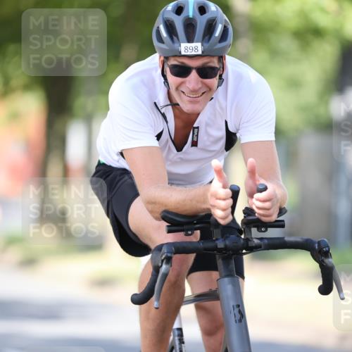 11.08.2024 - GEWOBA Citytriathlon Bremen H.Heesch http://msf.ph/oto/6798441 11.08.2024 11:54:34 Laufen  meine-sportfotos.de