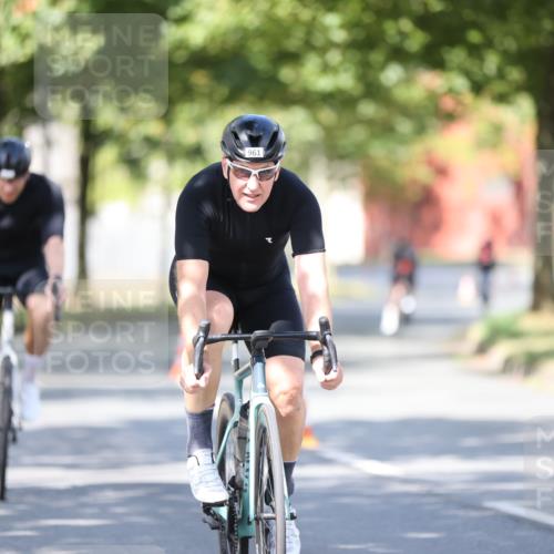 11.08.2024 - GEWOBA Citytriathlon Bremen H.Heesch http://msf.ph/oto/6798466 11.08.2024 11:54:38 Laufen  meine-sportfotos.de