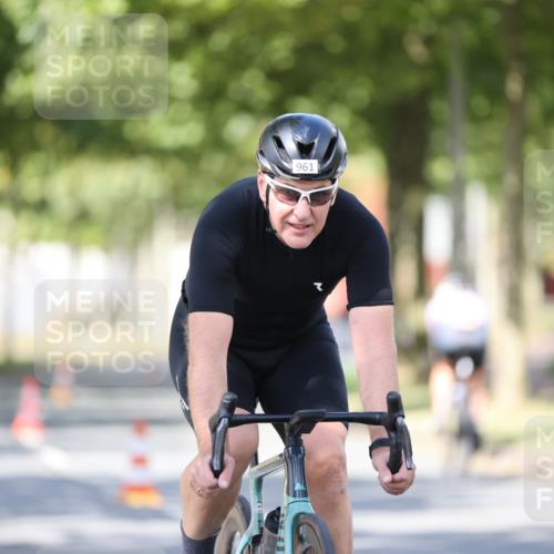 11.08.2024 - GEWOBA Citytriathlon Bremen H.Heesch http://msf.ph/oto/6798474 11.08.2024 11:54:38 Laufen  meine-sportfotos.de