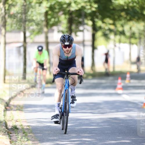 11.08.2024 - GEWOBA Citytriathlon Bremen H.Heesch http://msf.ph/oto/6798513 11.08.2024 11:54:49 Laufen  meine-sportfotos.de