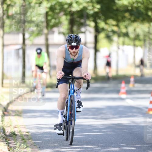 11.08.2024 - GEWOBA Citytriathlon Bremen H.Heesch http://msf.ph/oto/6798517 11.08.2024 11:54:49 Laufen  meine-sportfotos.de