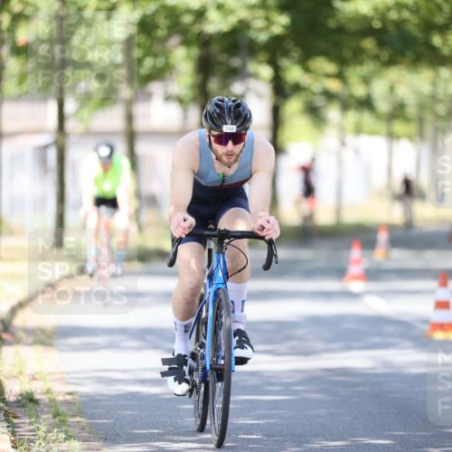 11.08.2024 - GEWOBA Citytriathlon Bremen H.Heesch http://msf.ph/oto/6798521 11.08.2024 11:54:49 Laufen  meine-sportfotos.de