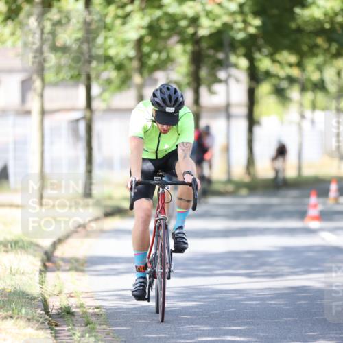 11.08.2024 - GEWOBA Citytriathlon Bremen H.Heesch http://msf.ph/oto/6798553 11.08.2024 11:54:51 Laufen  meine-sportfotos.de