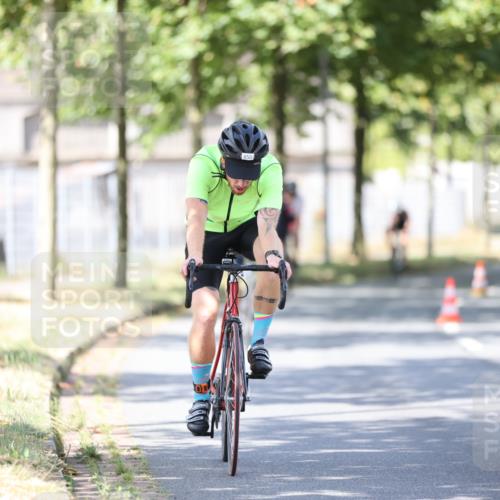 11.08.2024 - GEWOBA Citytriathlon Bremen H.Heesch http://msf.ph/oto/6798557 11.08.2024 11:54:51 Laufen  meine-sportfotos.de