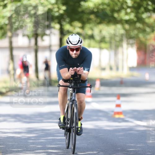 11.08.2024 - GEWOBA Citytriathlon Bremen H.Heesch http://msf.ph/oto/6798625 11.08.2024 11:54:52 Laufen  meine-sportfotos.de