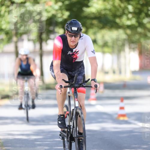 11.08.2024 - GEWOBA Citytriathlon Bremen H.Heesch http://msf.ph/oto/6798708 11.08.2024 11:54:56 Laufen  meine-sportfotos.de