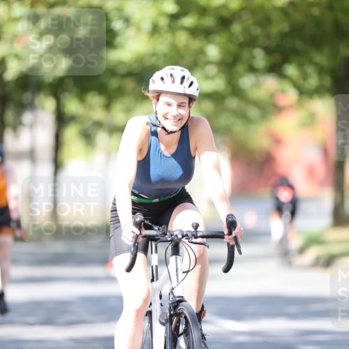 11.08.2024 - GEWOBA Citytriathlon Bremen H.Heesch http://msf.ph/oto/6798758 11.08.2024 11:54:58 Laufen  meine-sportfotos.de