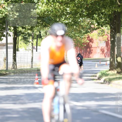 11.08.2024 - GEWOBA Citytriathlon Bremen H.Heesch http://msf.ph/oto/6798788 11.08.2024 11:54:59 Laufen  meine-sportfotos.de