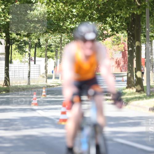 11.08.2024 - GEWOBA Citytriathlon Bremen H.Heesch http://msf.ph/oto/6798801 11.08.2024 11:54:59 Laufen  meine-sportfotos.de