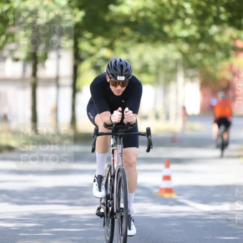 11.08.2024 - GEWOBA Citytriathlon Bremen H.Heesch http://msf.ph/oto/6798840 11.08.2024 11:55:40 Laufen  meine-sportfotos.de