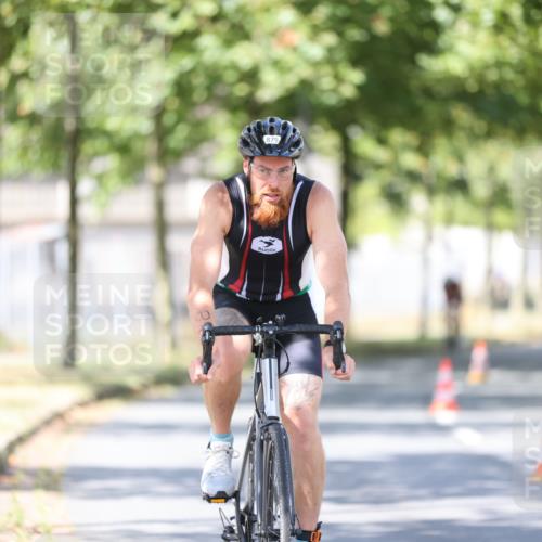 11.08.2024 - GEWOBA Citytriathlon Bremen H.Heesch http://msf.ph/oto/6798871 11.08.2024 11:55:42 Laufen  meine-sportfotos.de
